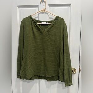 BELLE BY KIM GRAVEL Green V Neck Top SIZE LARGE PreLoved See Description Damages